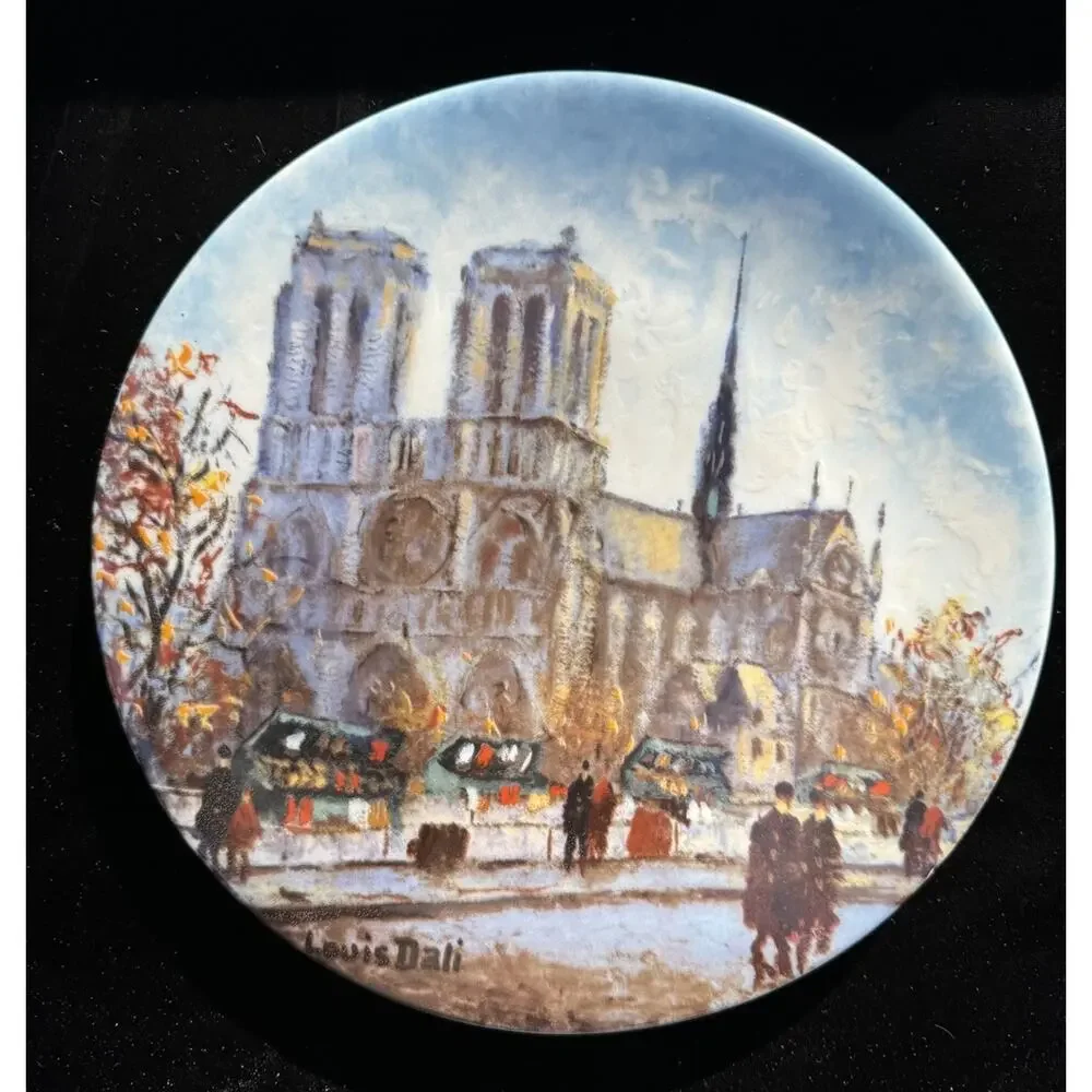Henri d'Arceau & Fils La Cathédrale Notre Dame 1982 De Limoges France Plate S86